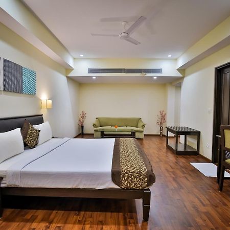 Jyoti Plaza Hotel マルガオ エクステリア 写真